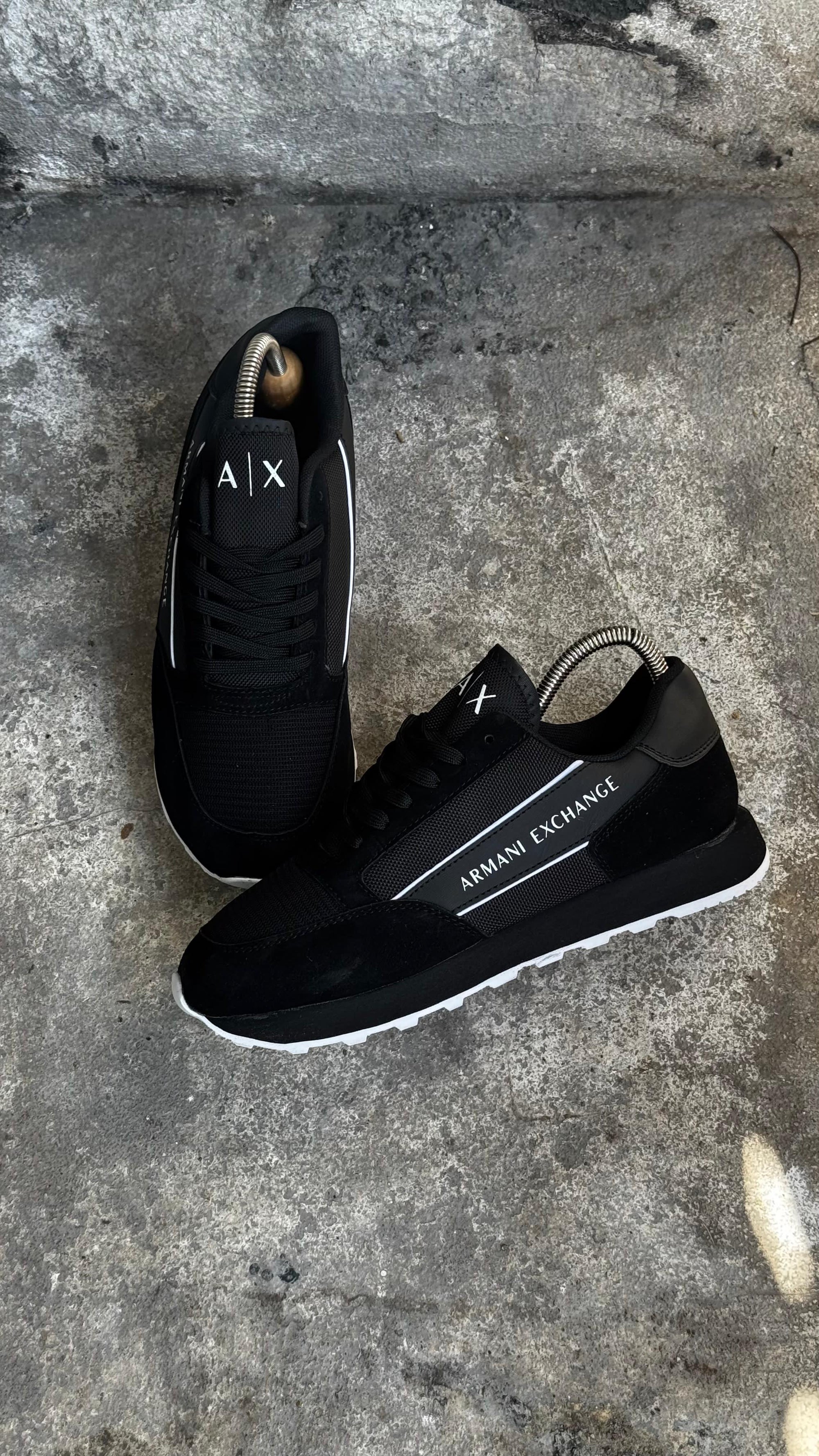 ARMANY LUXURY NEGRO BLANCO