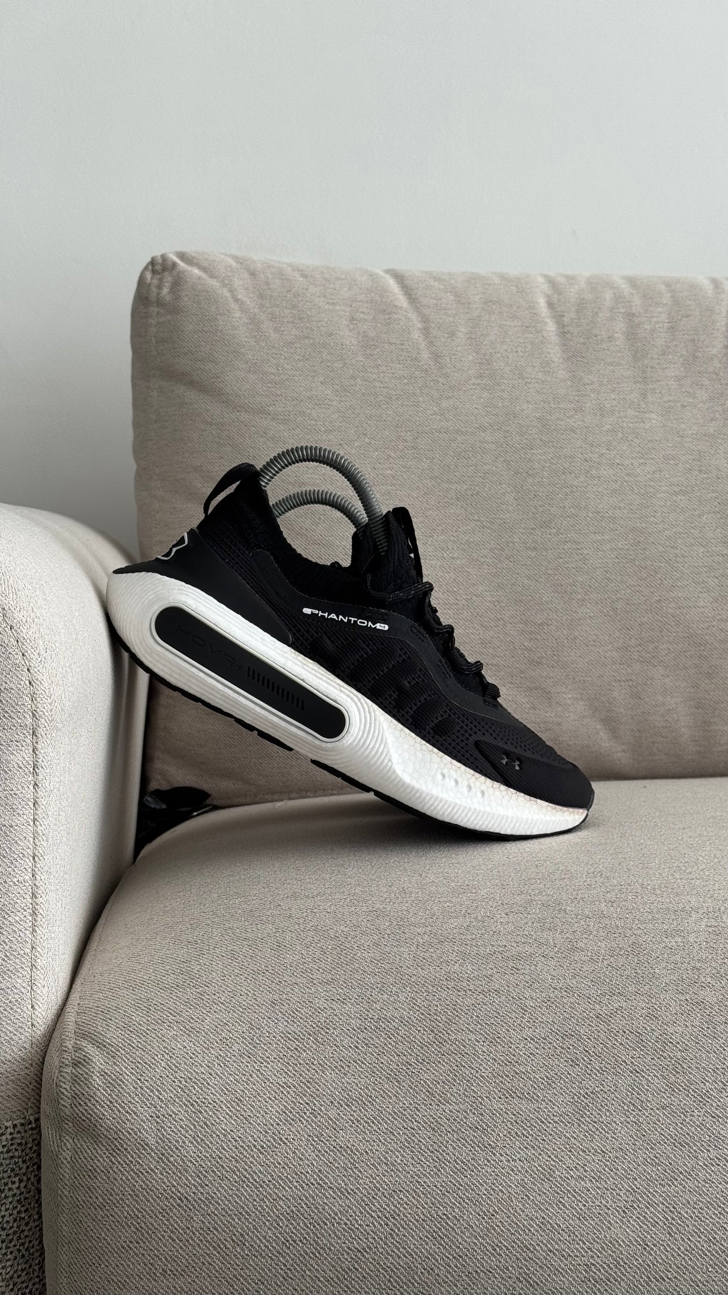 UNDER AMOUR PHANTOM NEGRO BLANCO