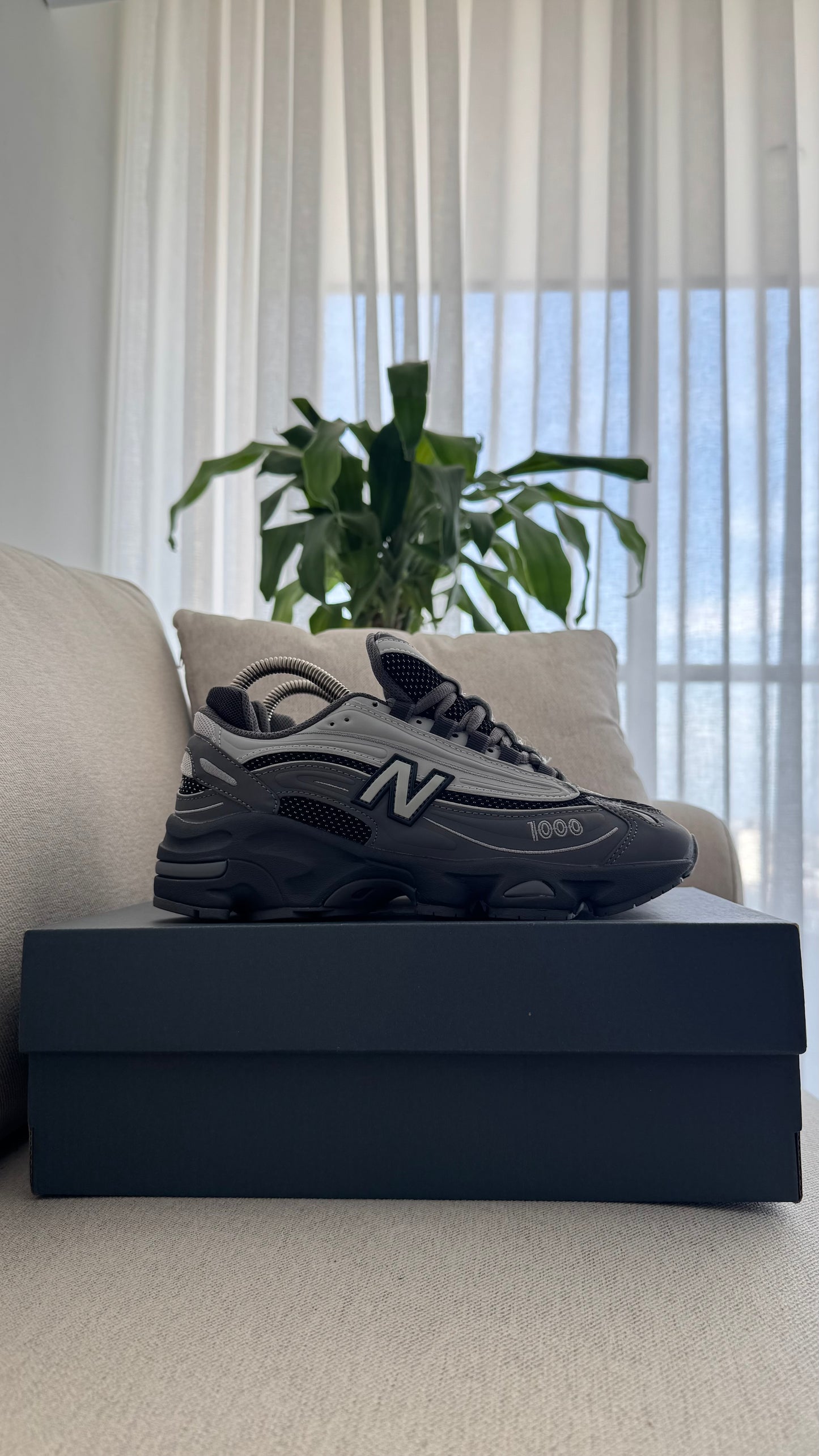 NEW BALANCE 1000 NEGRO GRIS