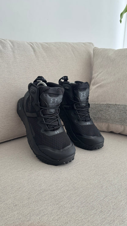 BOTA UNDER ARMOUR NEGRA CABALLERO