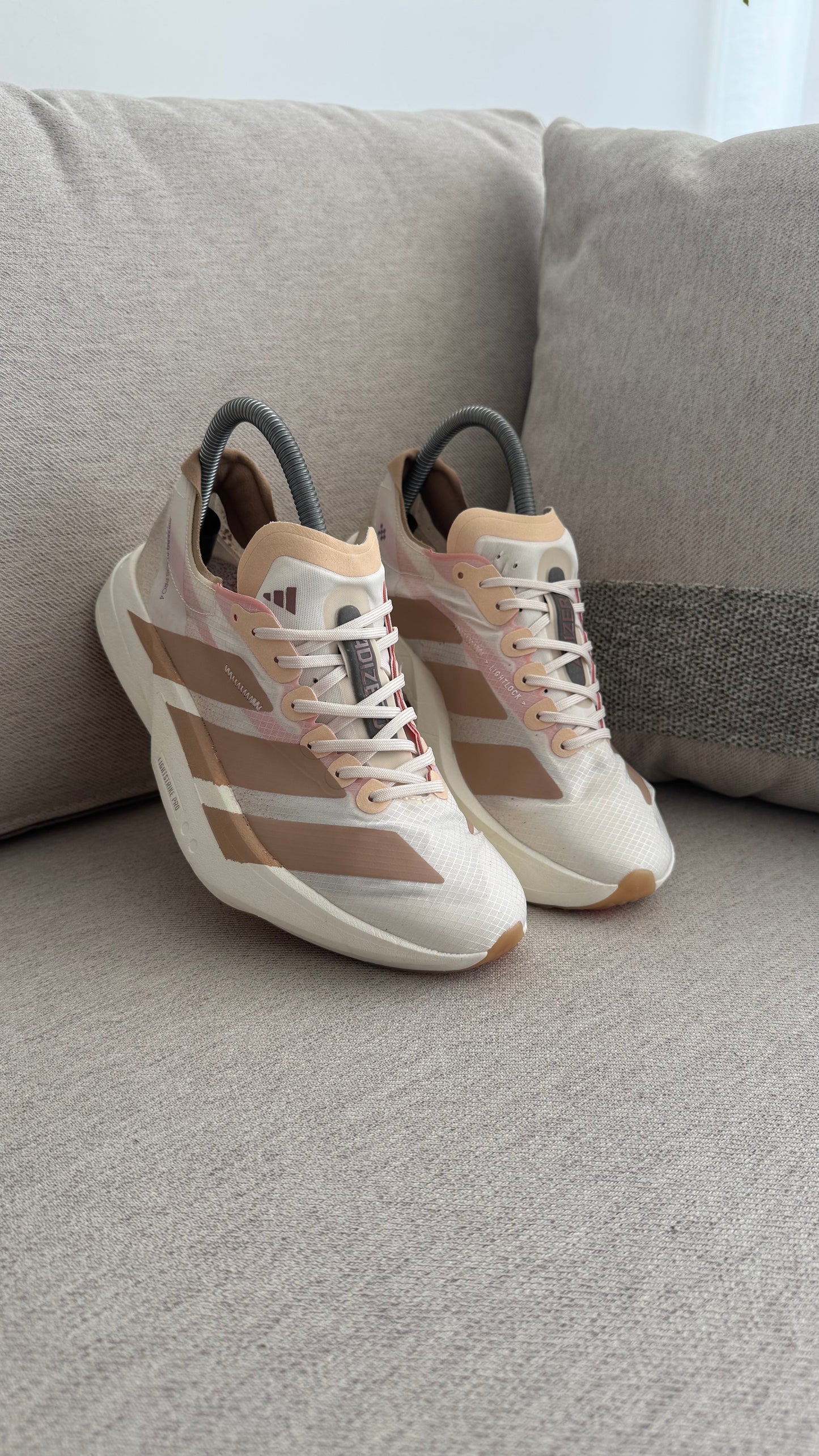 ADIDAS ADIZERO BLANCO BEIGE