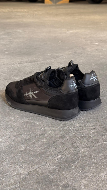 CALVIN KLEIN NEGRO GRIS