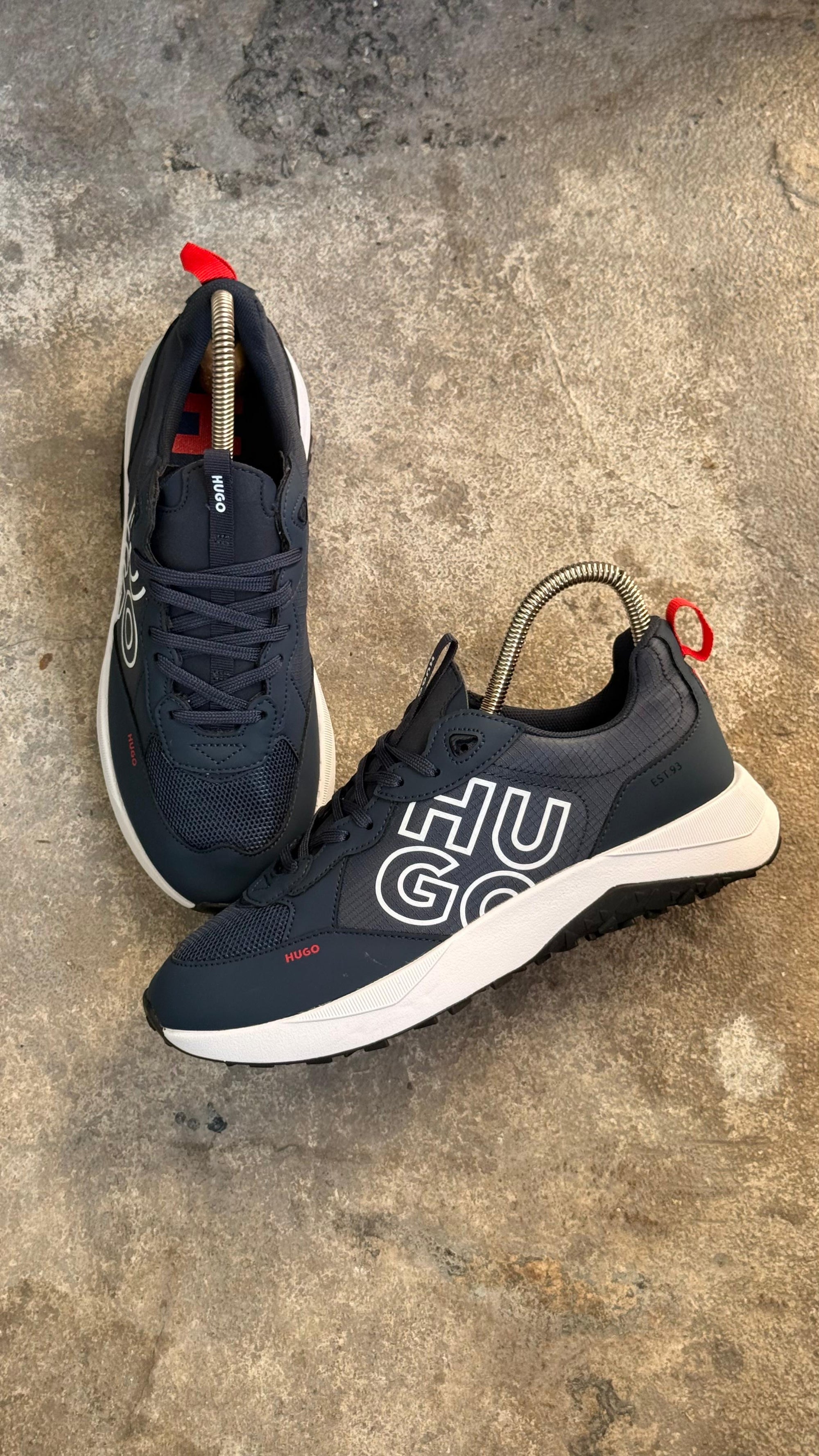 HUGO BOSS CLASICO AZUL TURQUI ROJO LETRA