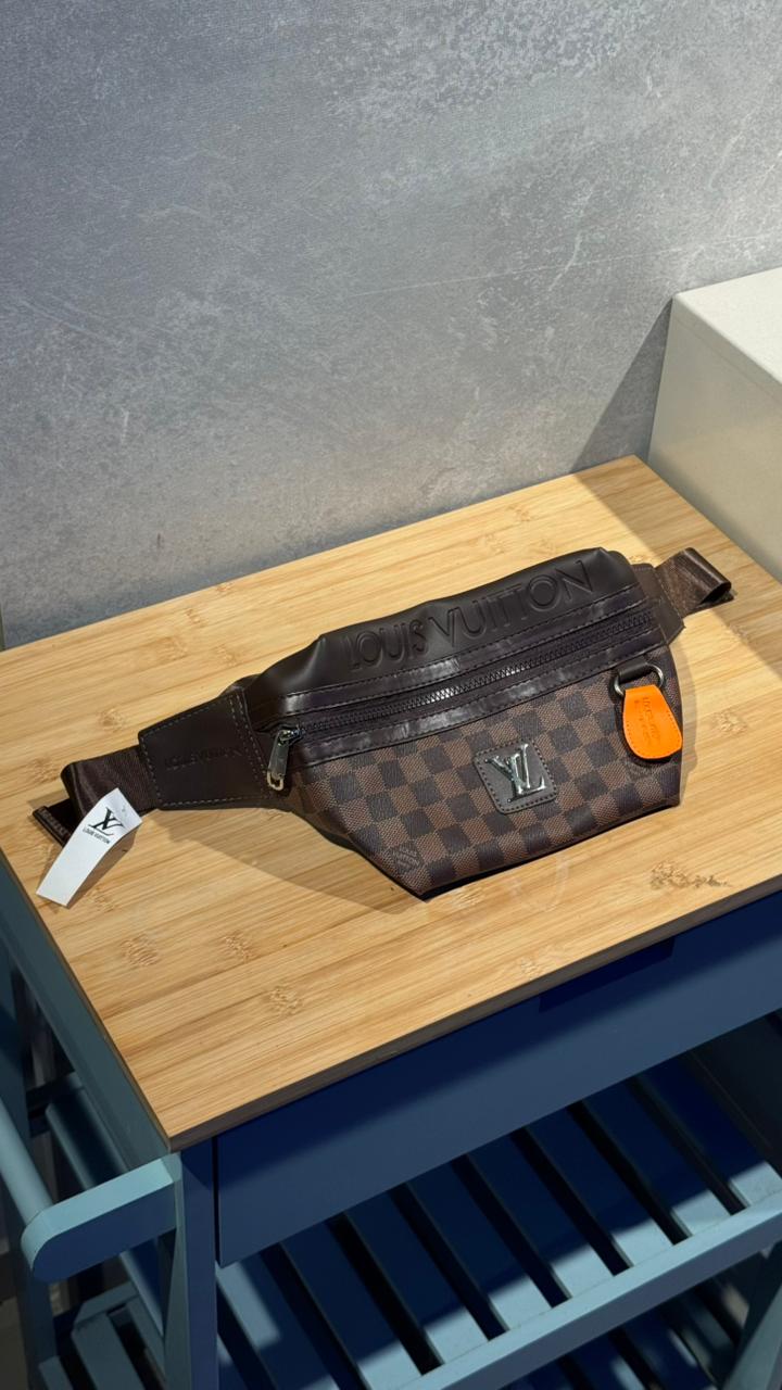 BOLSO CANGURO CUADRO LOUIS VUITTON
