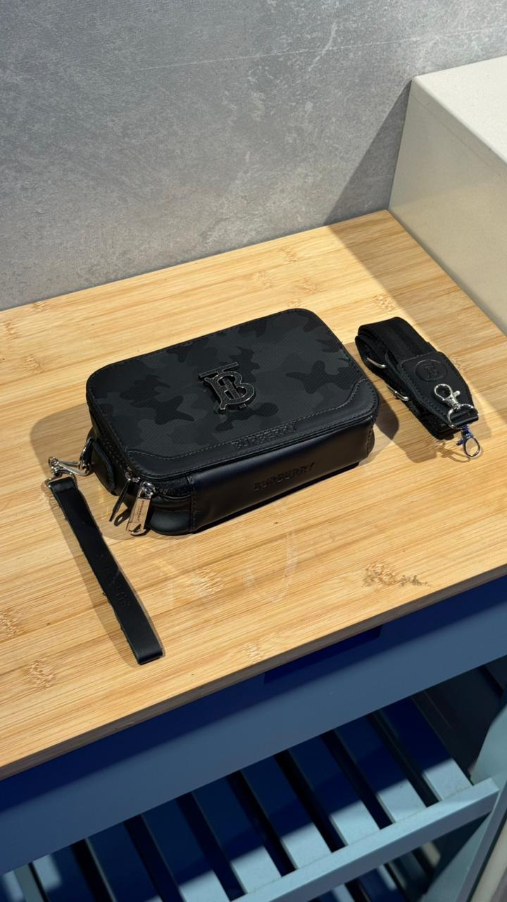 BOLSO CARRIEL PASTA DURA BURBEERY CAMUFLADO