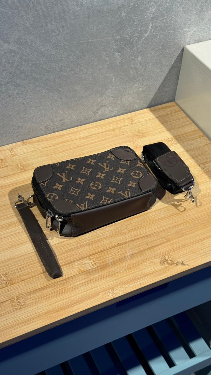 BOLSO CARRIEL PASTA DURA LOUIS VUITTON CAFE