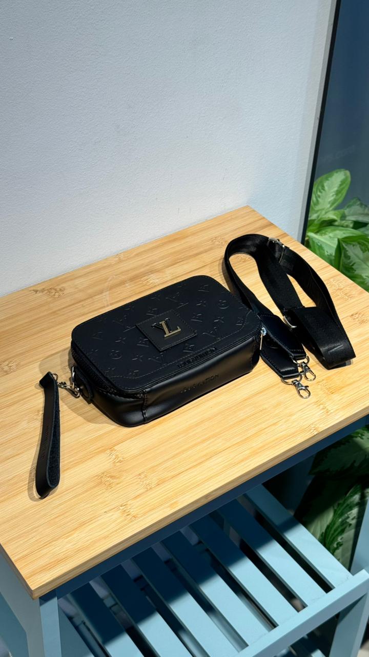 BOLSO CARRIEL LOUIS VUTTION