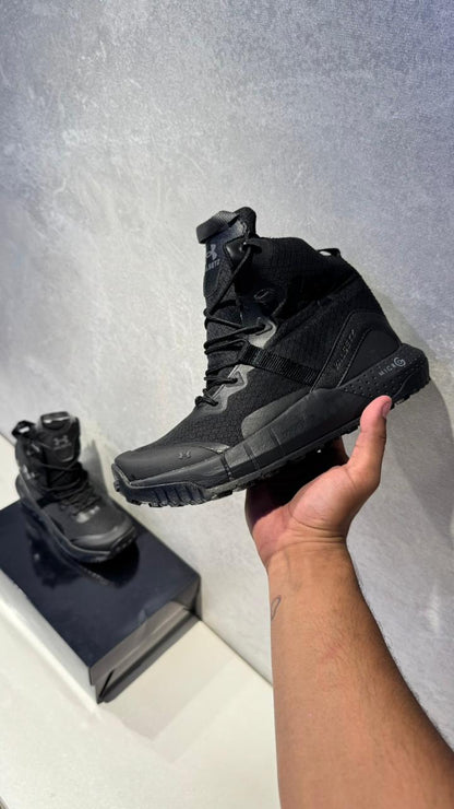 BOTA UNDER ARMOUR NEGRA