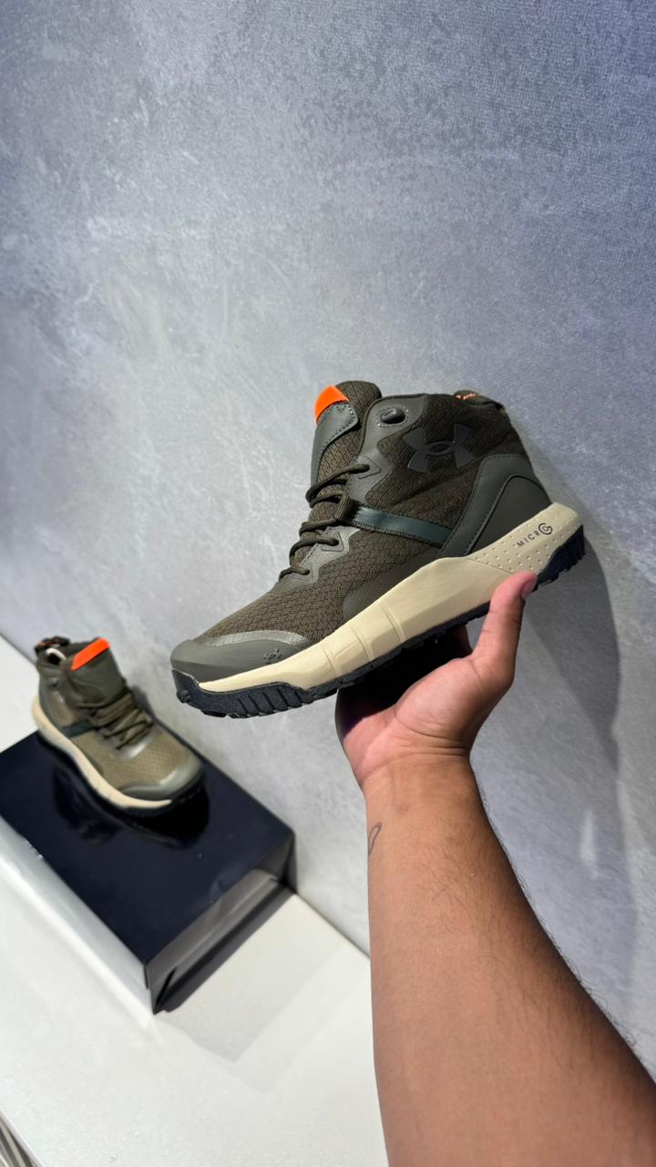 BOTA UNDER ARMOUR  VERDE MILITAR