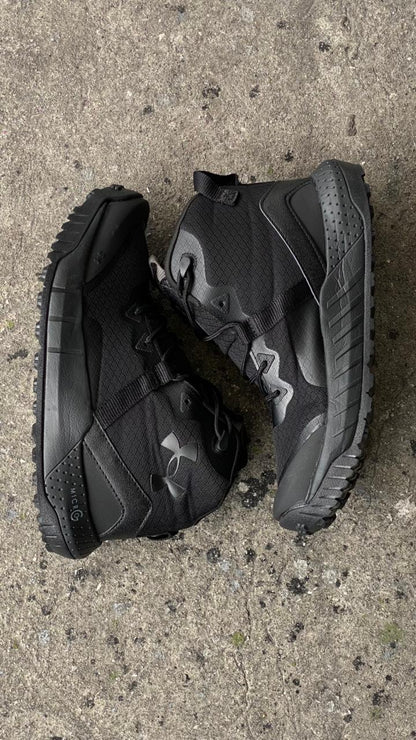 BOTA UNDER ARMOUR NEGRA