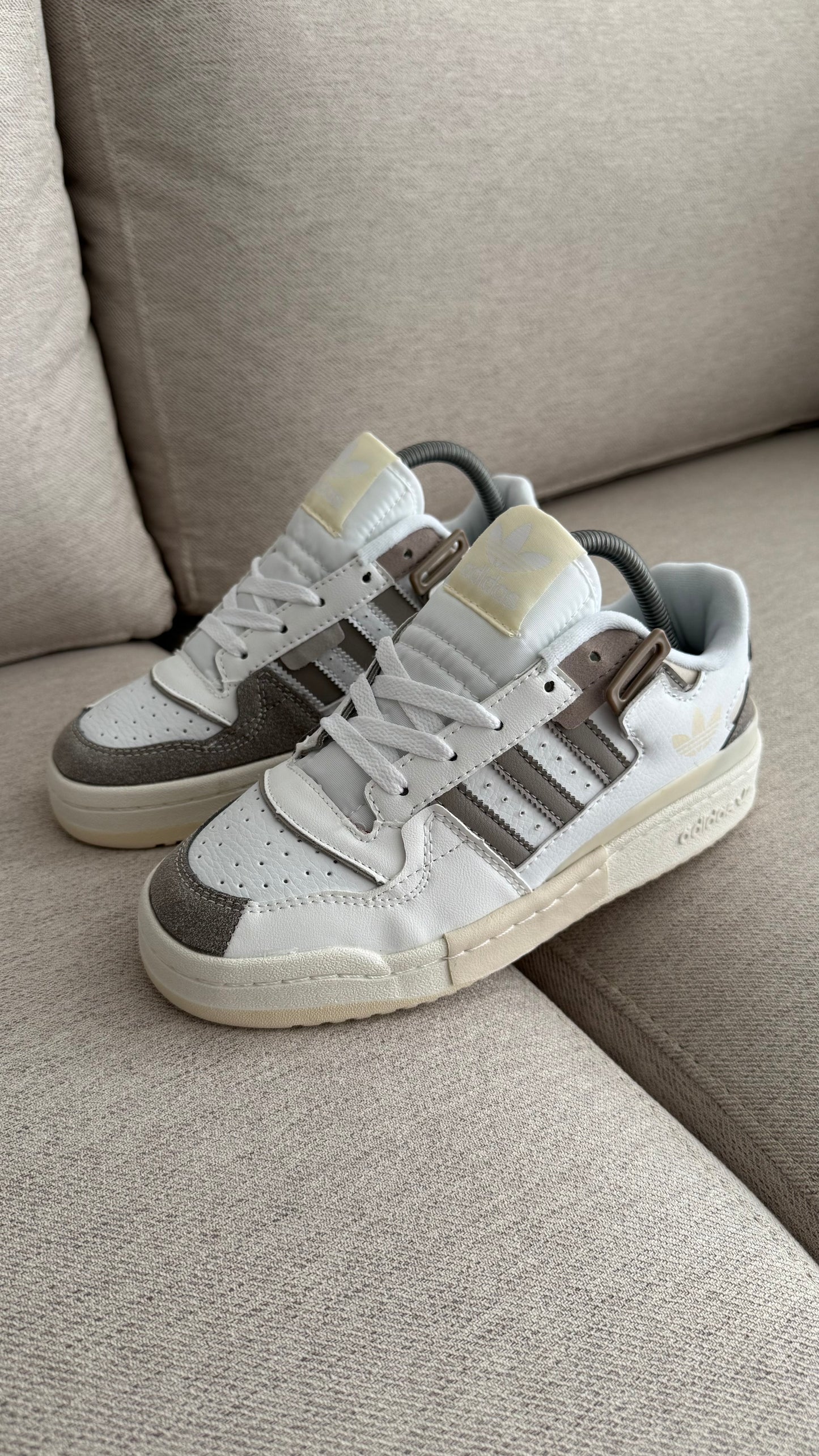 ADIDAS FORUM BLANCO GRIS