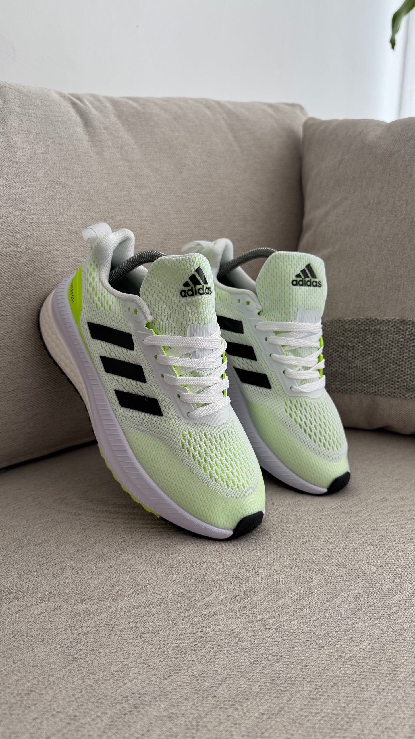 ADIDAS PUREBOOST 2025 BLANCO VERDE (Copia) (Copia)