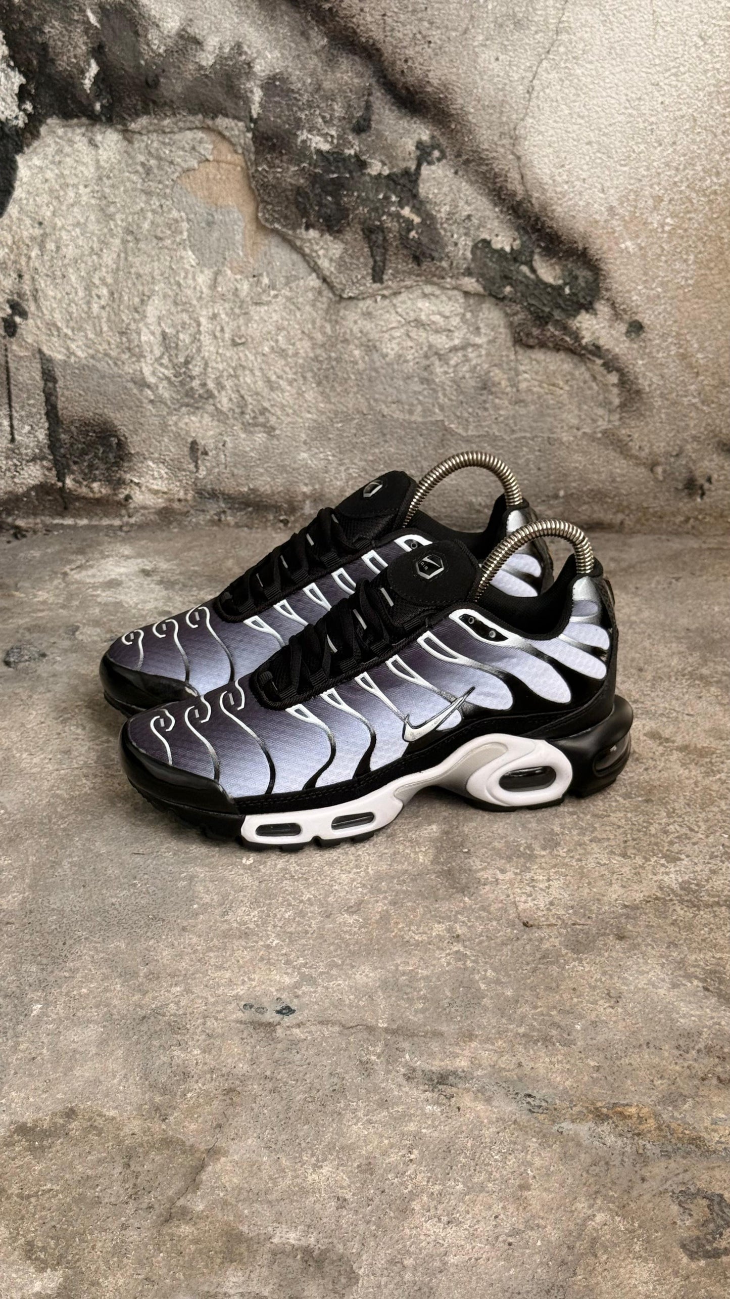 NIKE TN DIFUMINADO NEGRO BLANCO