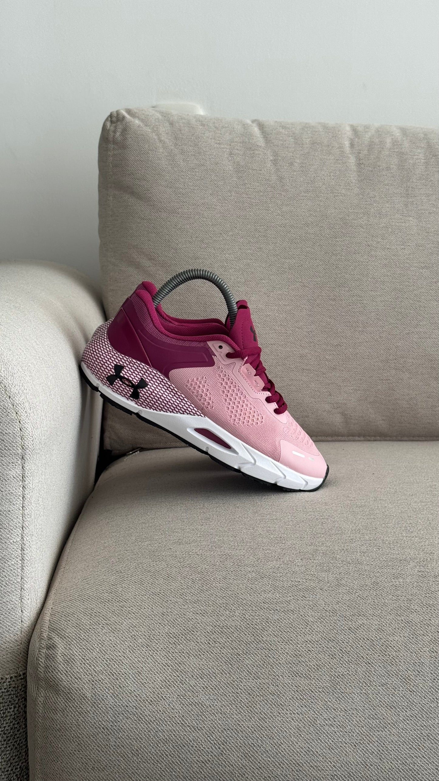UNDER ARMOUR TENIS ROSADO ROSA