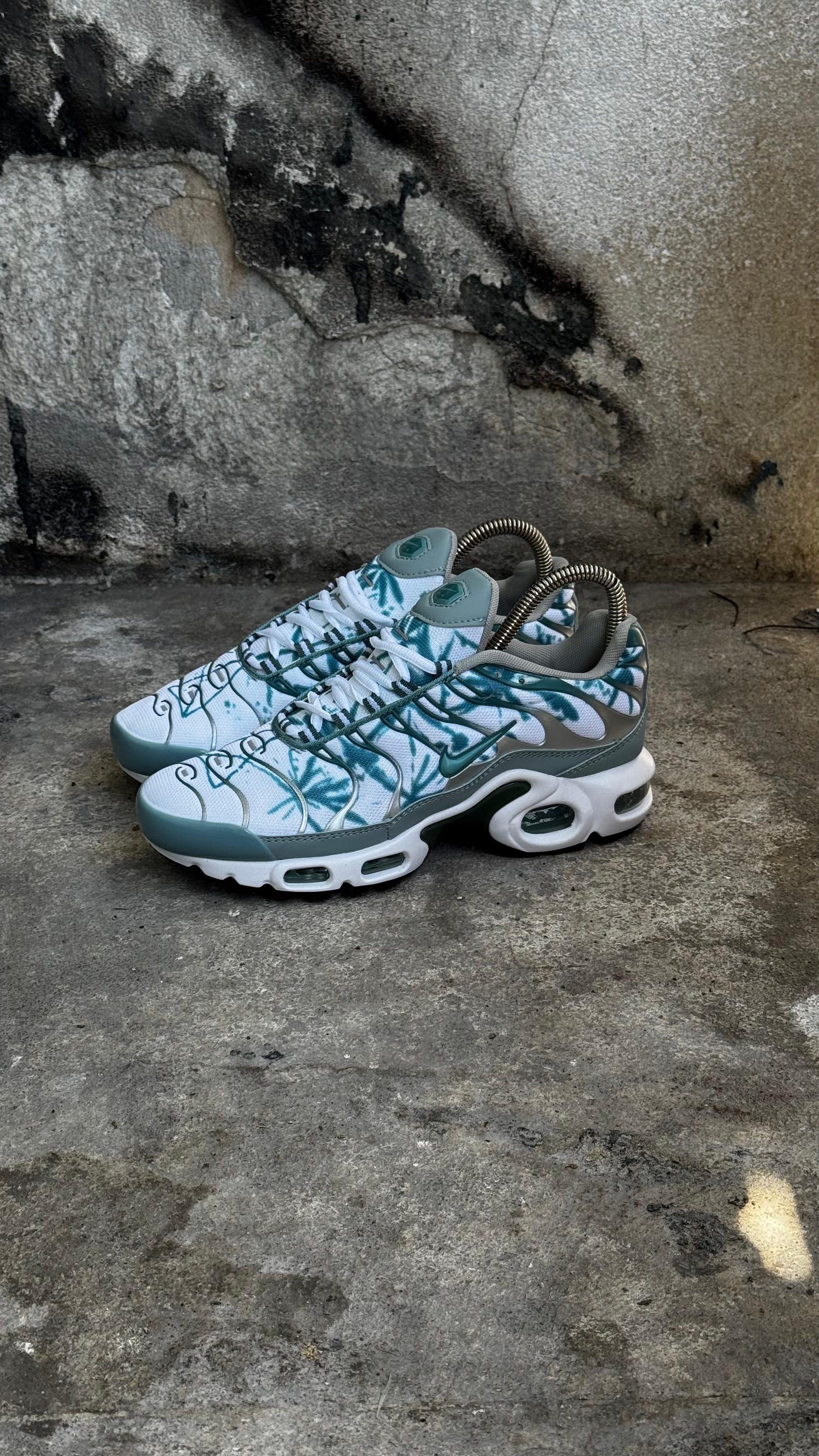 NIKE TN PLAYITA