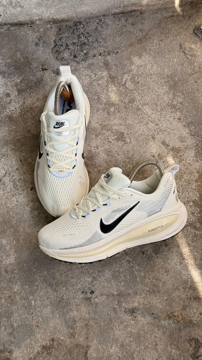 NIKE ZOOM X BLANCO BEIGE