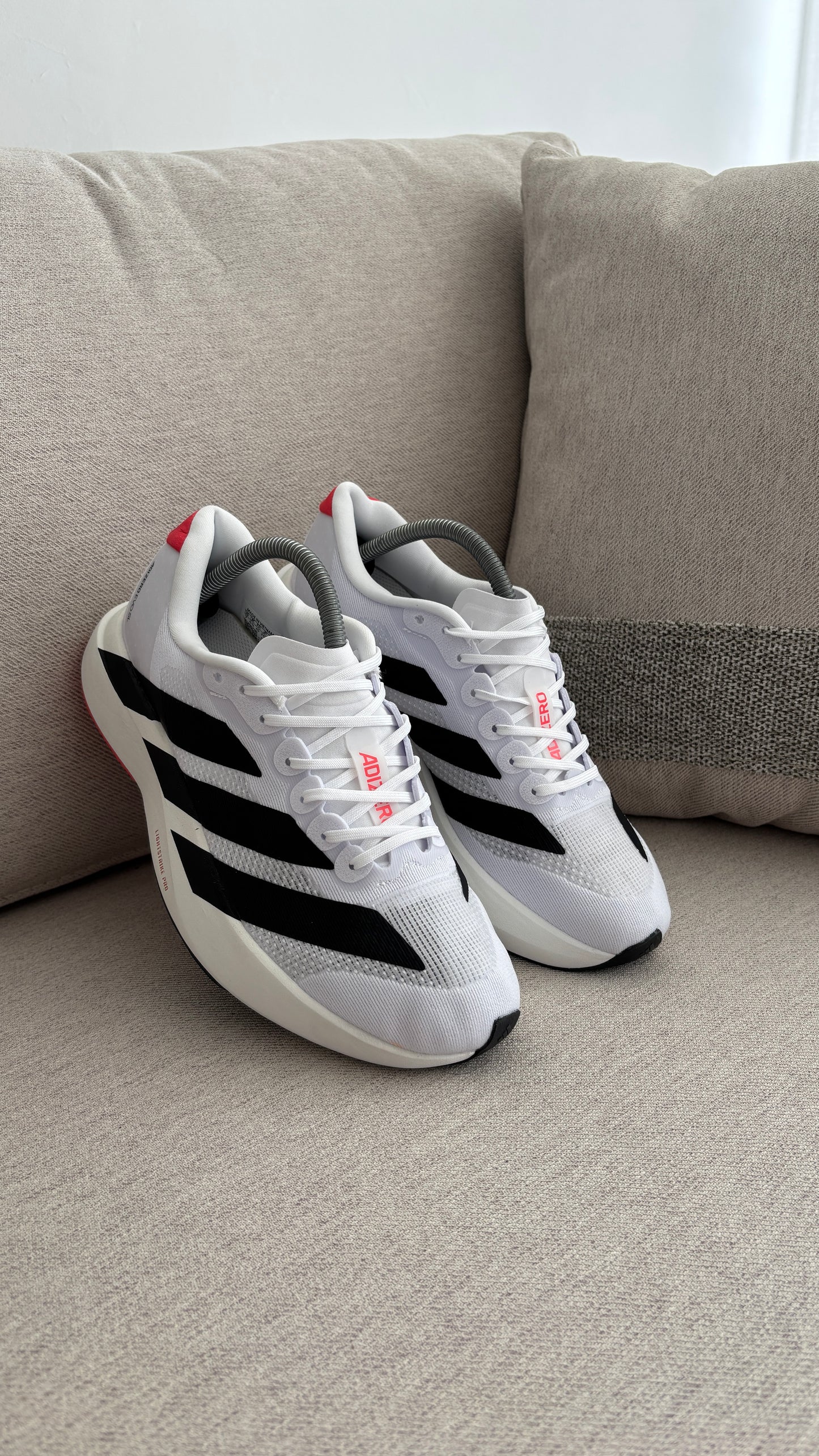 ADIZERO BLANCO NEGRO ROJO