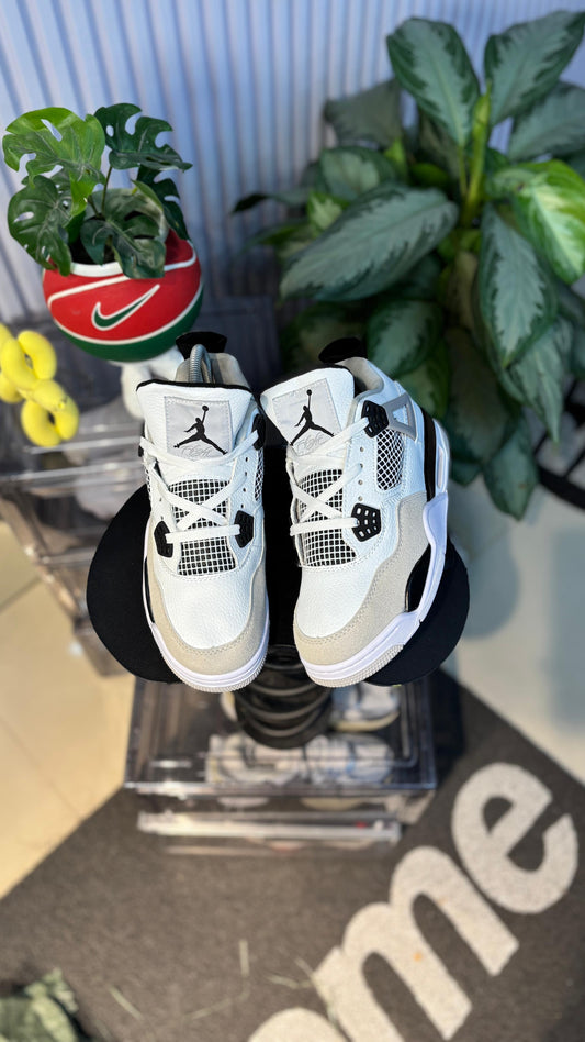 JORDAN RETRO 4 CREMA