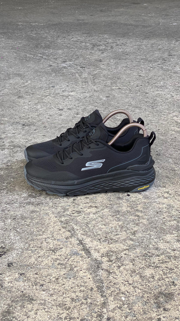 SKETCHERS GYEAR NEGRO