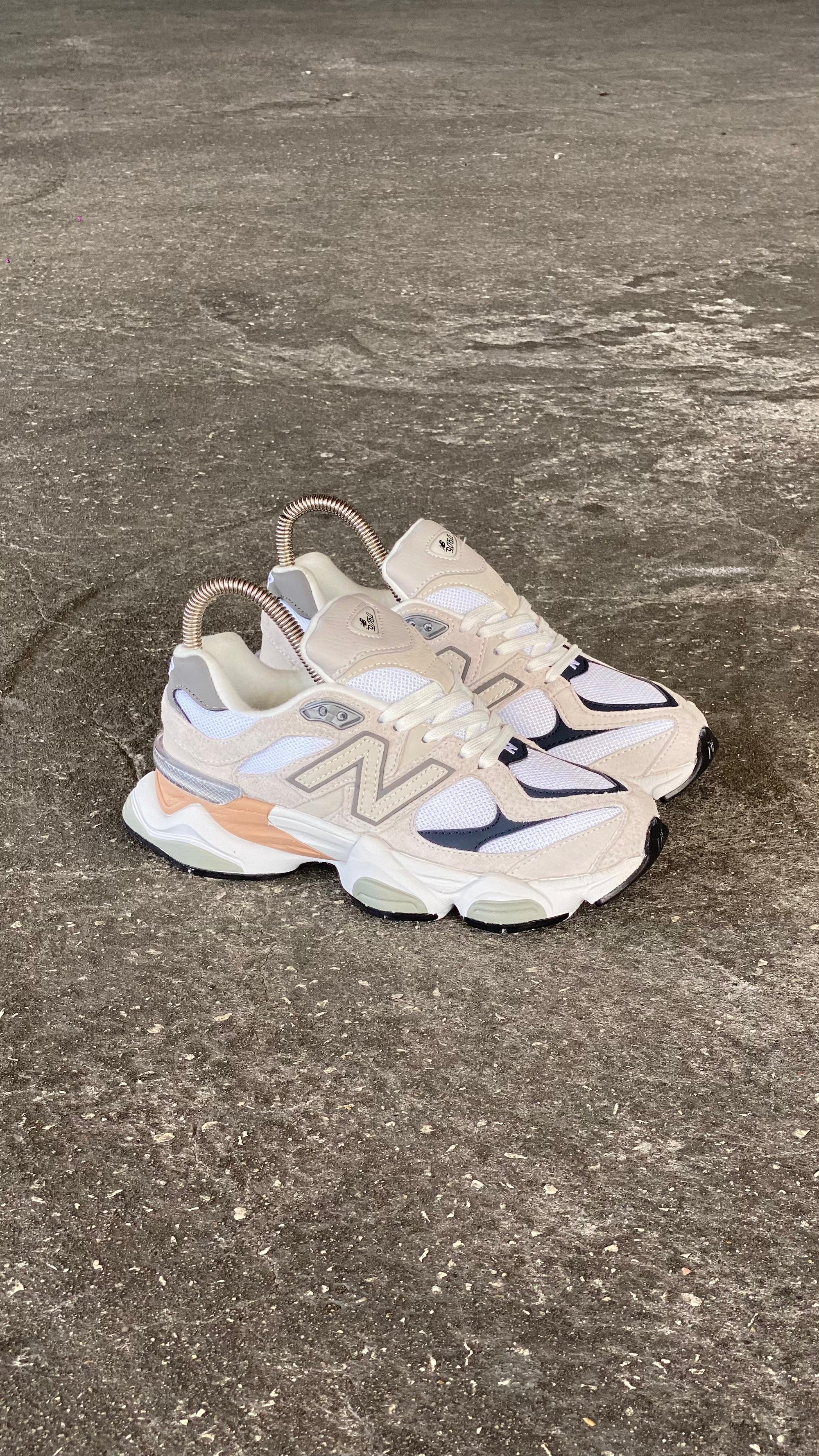 NEW BALANCE 9060 BLANCO NARANJA