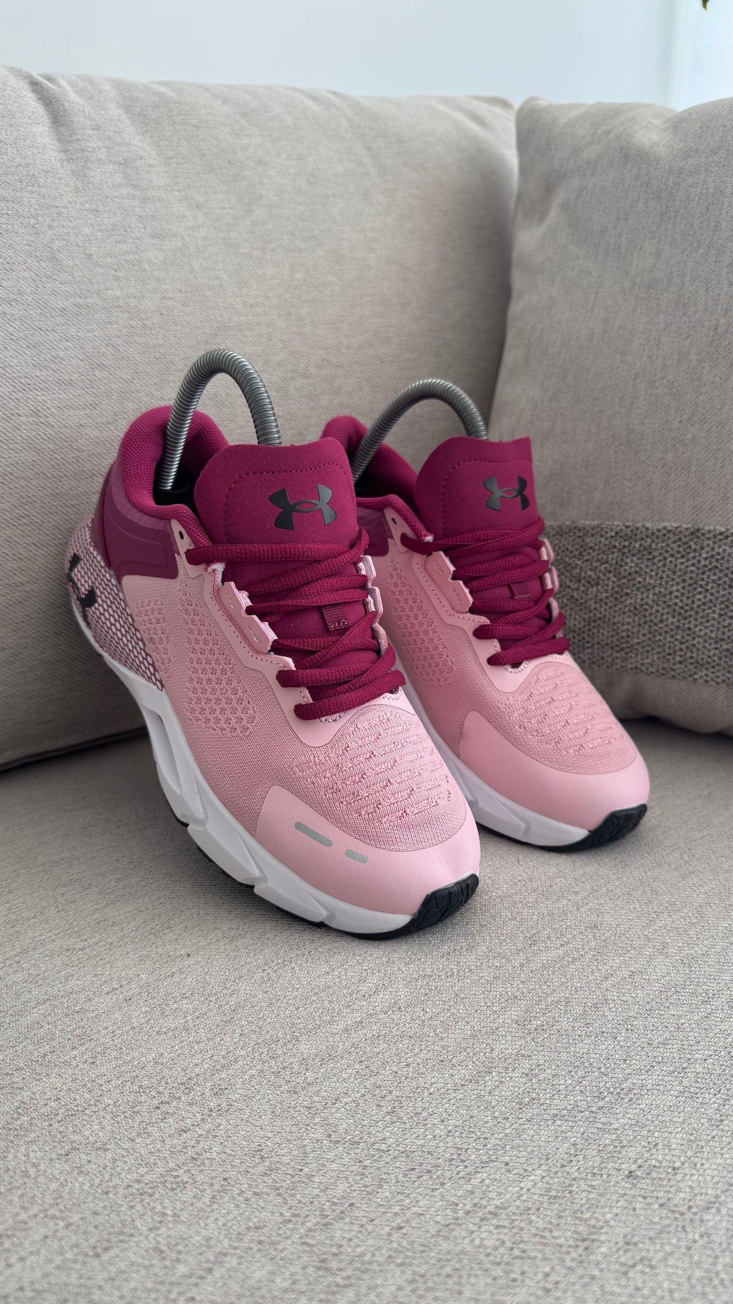 UNDER ARMOUR TENIS ROSADO ROSA