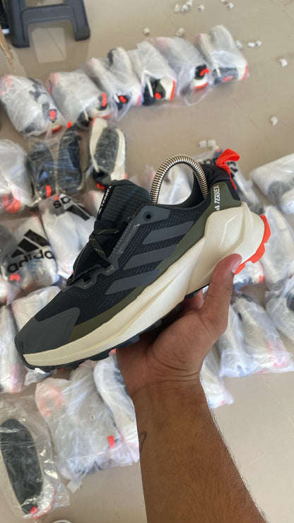 ADIDAS TERREX 2025 GRIS BLANCO