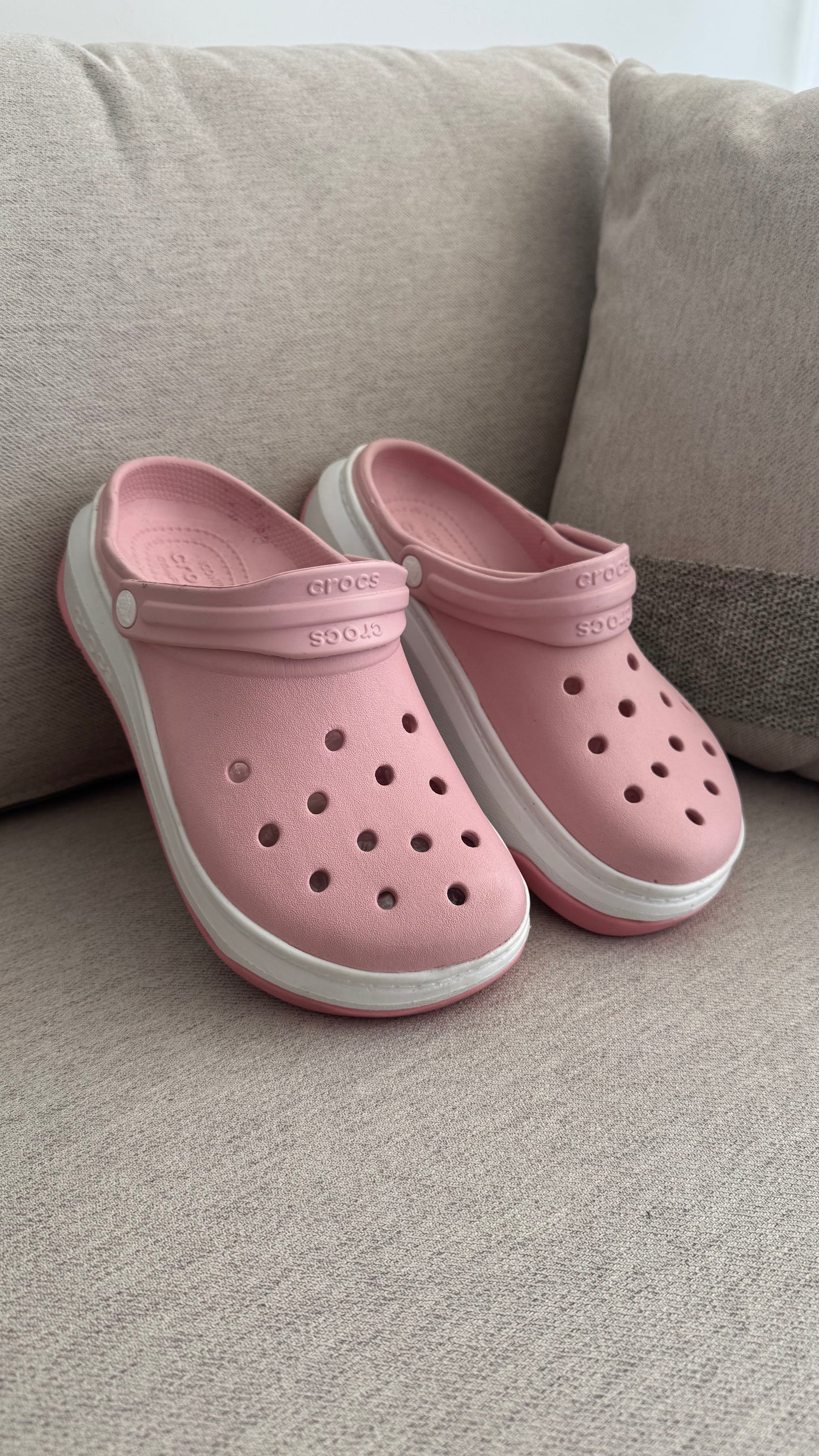 CROCS ROSADO OSCURO