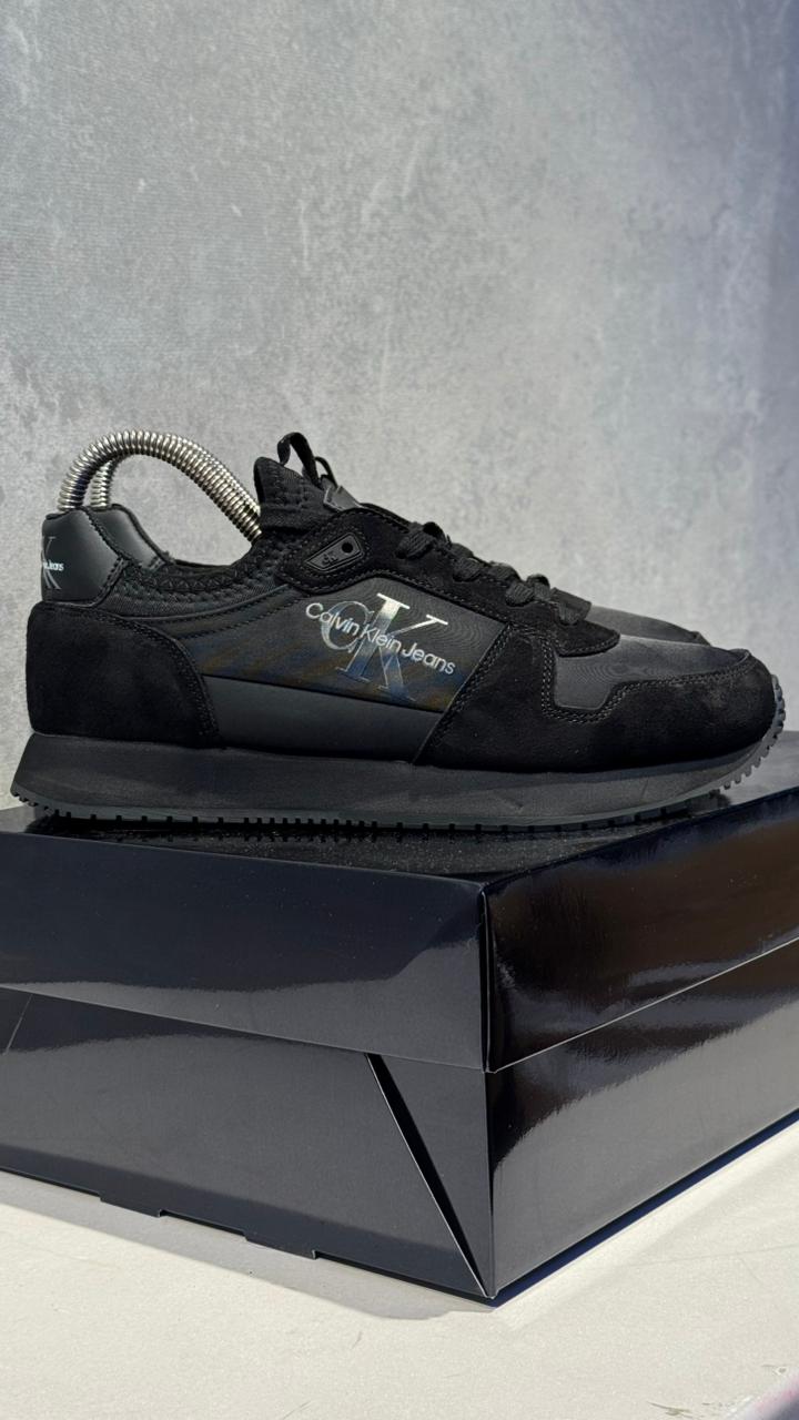 CALVIN KLEIN NEGRO GRIS