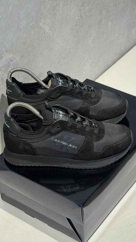 CALVIN KLEIN NEGRO GRIS