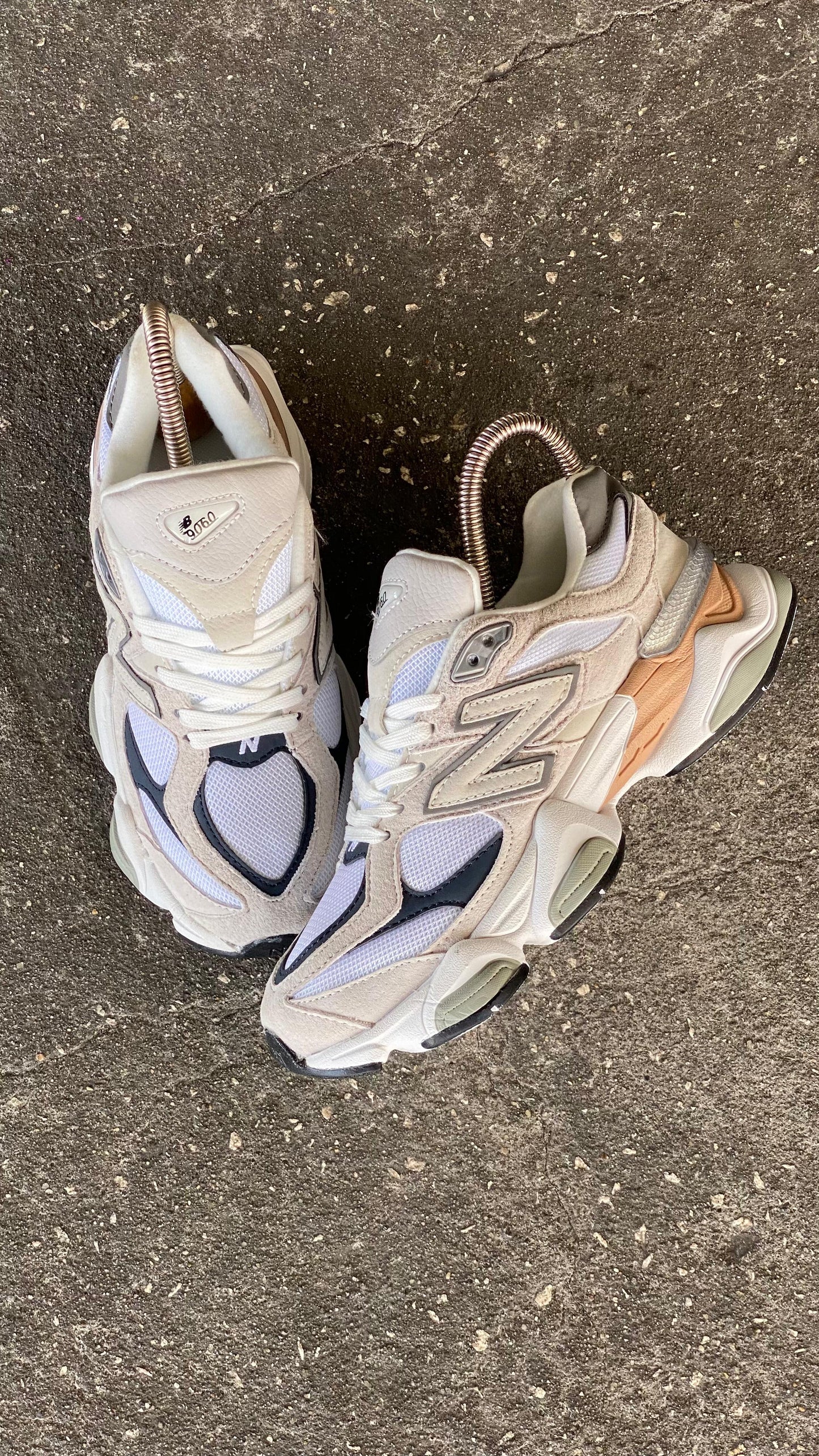 NEW BALANCE 9060 BLANCO NARANJA