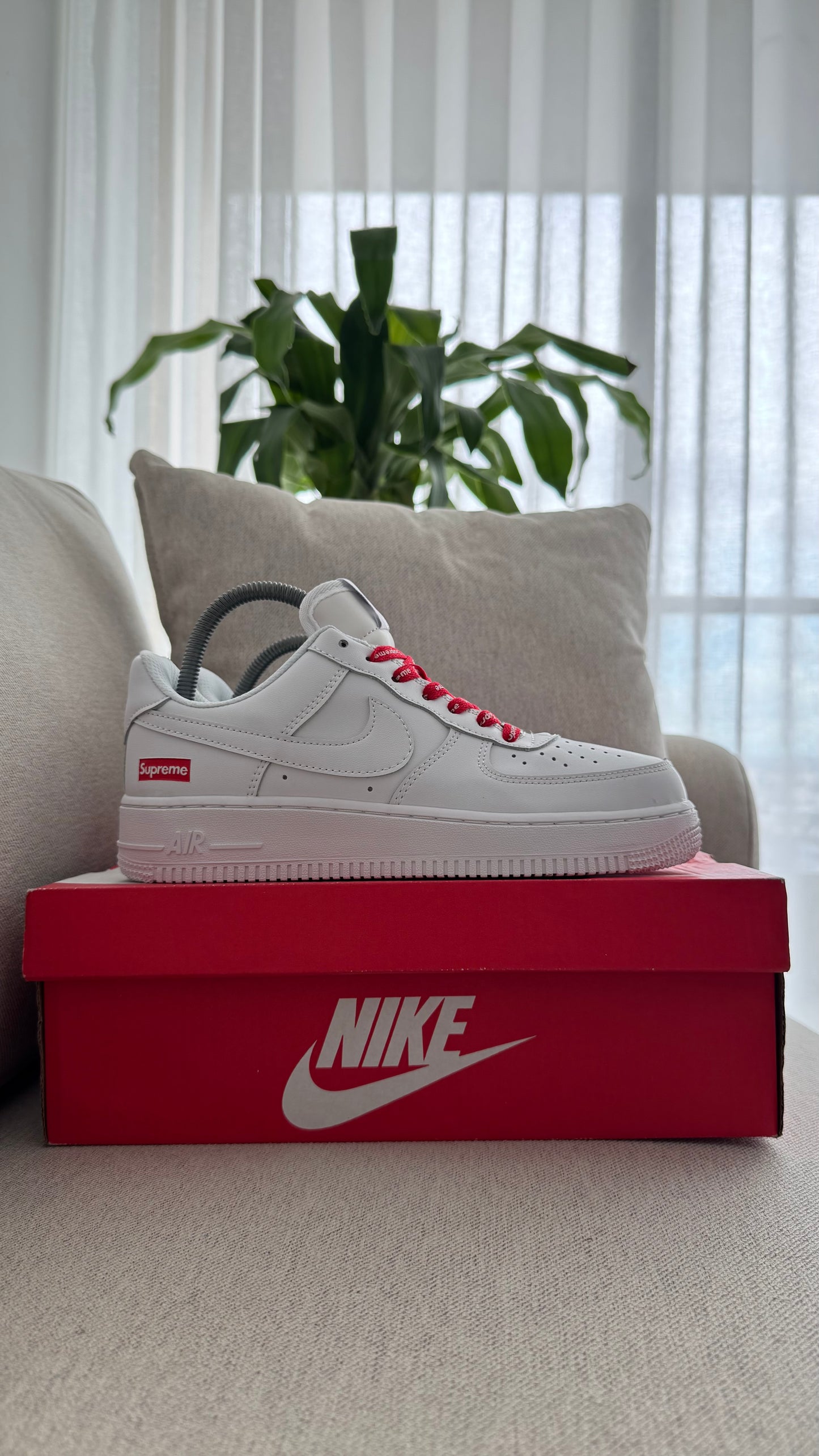 NIKE AF1 SUPREME BLANCO ROJO
