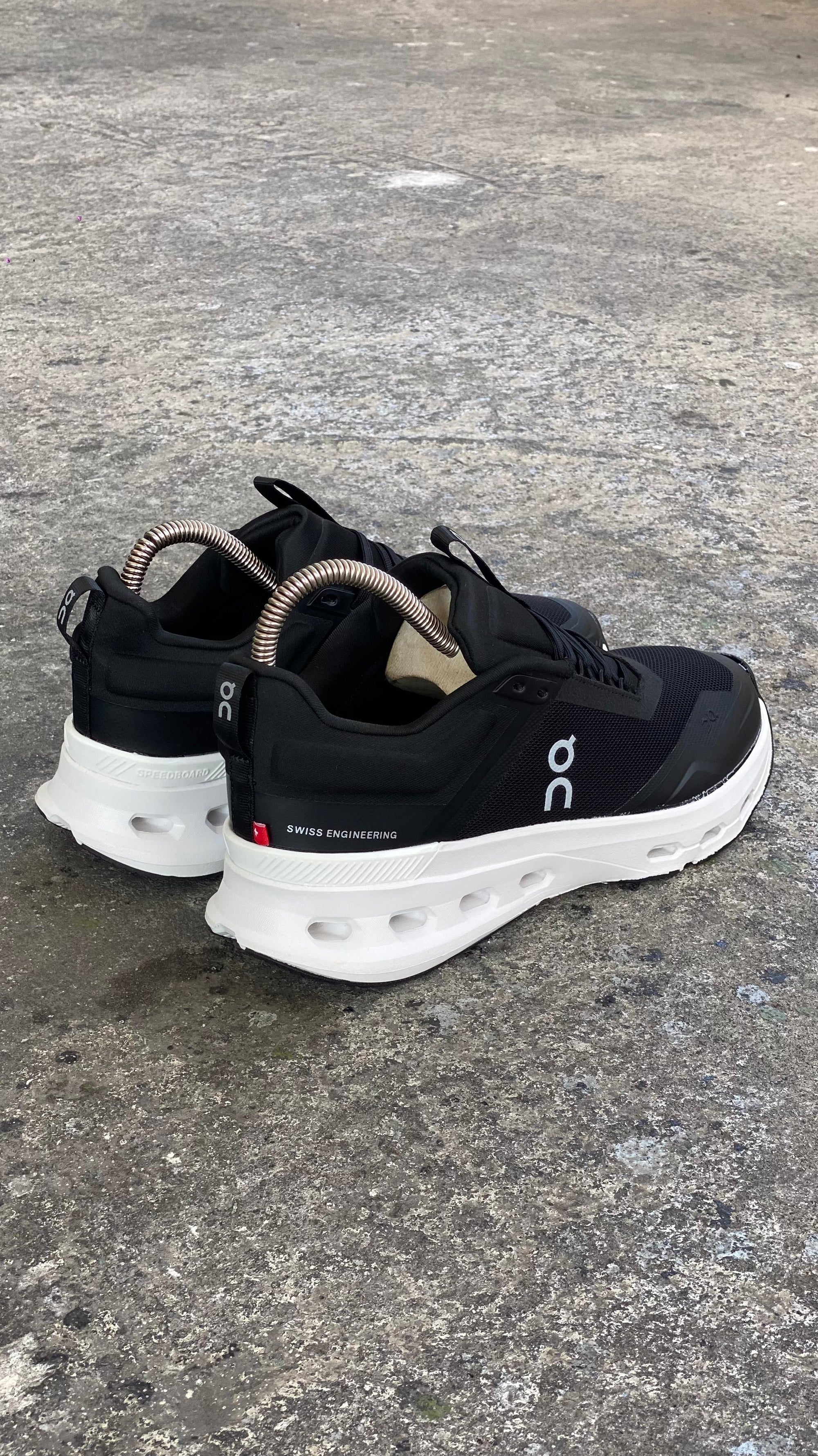 ON CLOUDTEC  NEGRO BLANCO