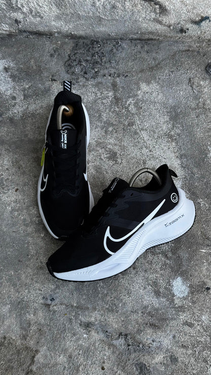 NIKE ZOOM CARITA NEGRO