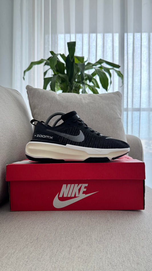 NIKE INVINCIBLE RUN 3 NEGRO BLANCO