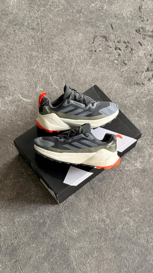 ADIDAS TERREX 2025 GRIS BLANCO