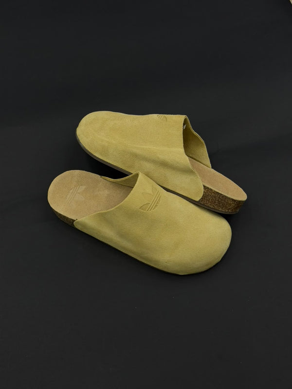 CHANCLA ADIDAS MULES ADIMULE BEIGE CAFE