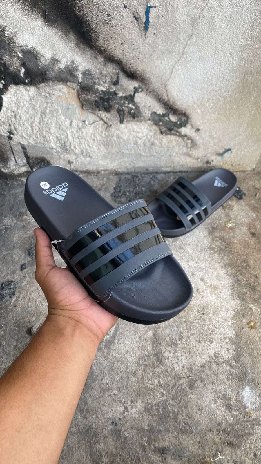 CHANCLAS ADIDAS 1.1 GRIS NEGRO