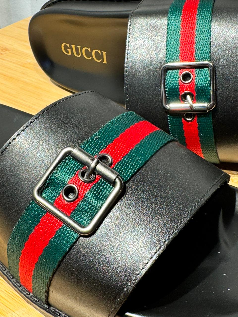 CHANCLAS GUCCI NEGRA