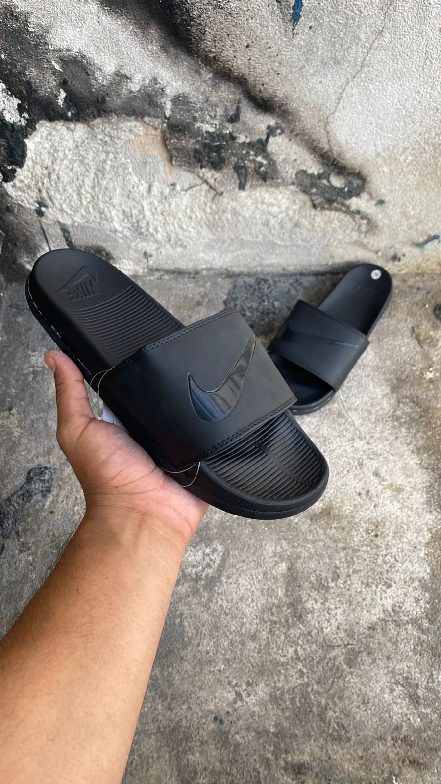 CHANCLAS NIKE CLASICA NEGRA