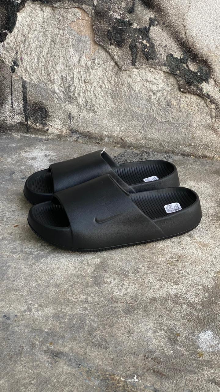 CHANCLAS PANTUFLA NIKE NEGRA