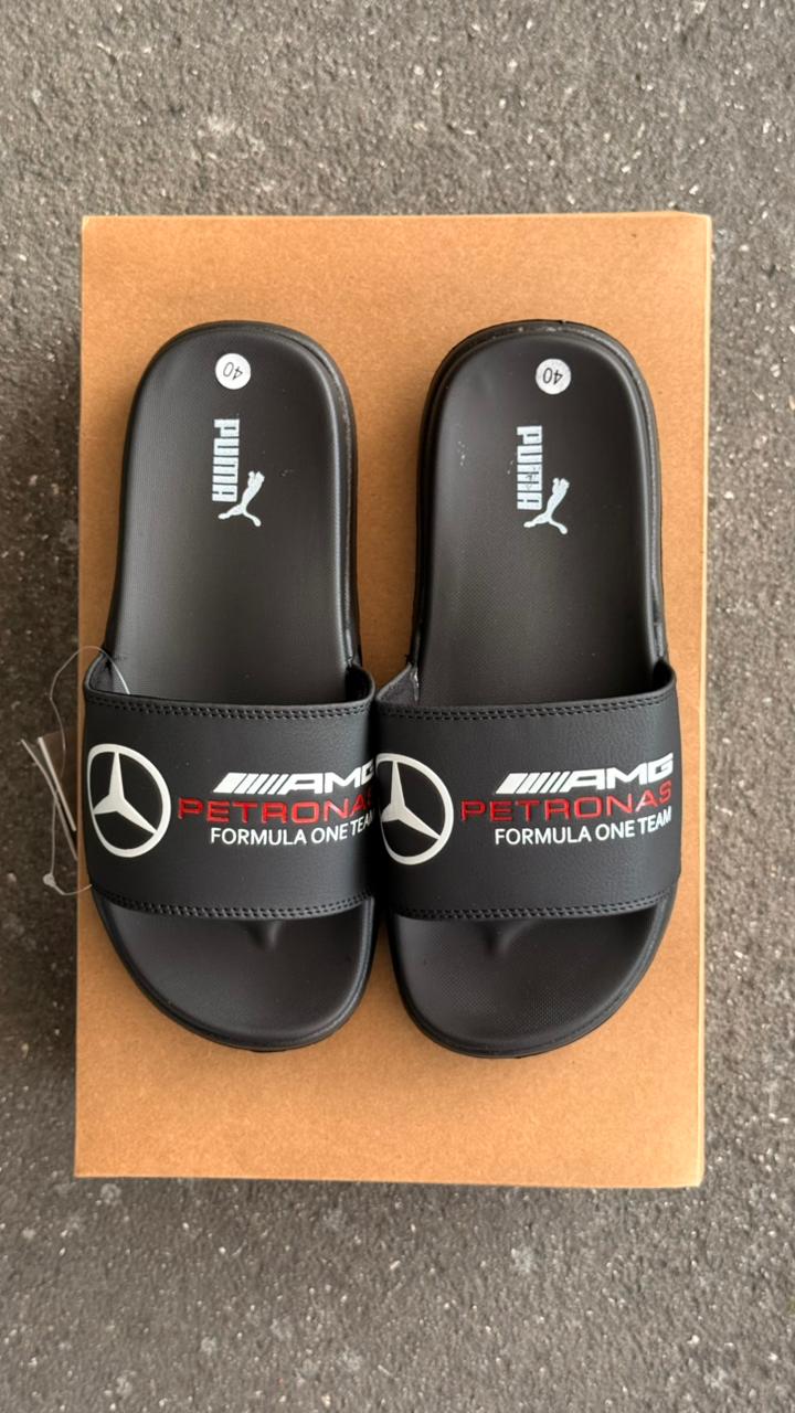 CHANCLAS PUMA AMG NEGRA LETRA