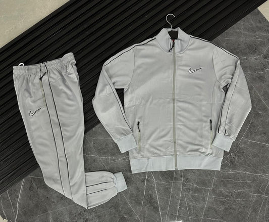 CONJUNTO NIKE GRIS