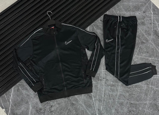 CONJUNTO NIKE NEGRO