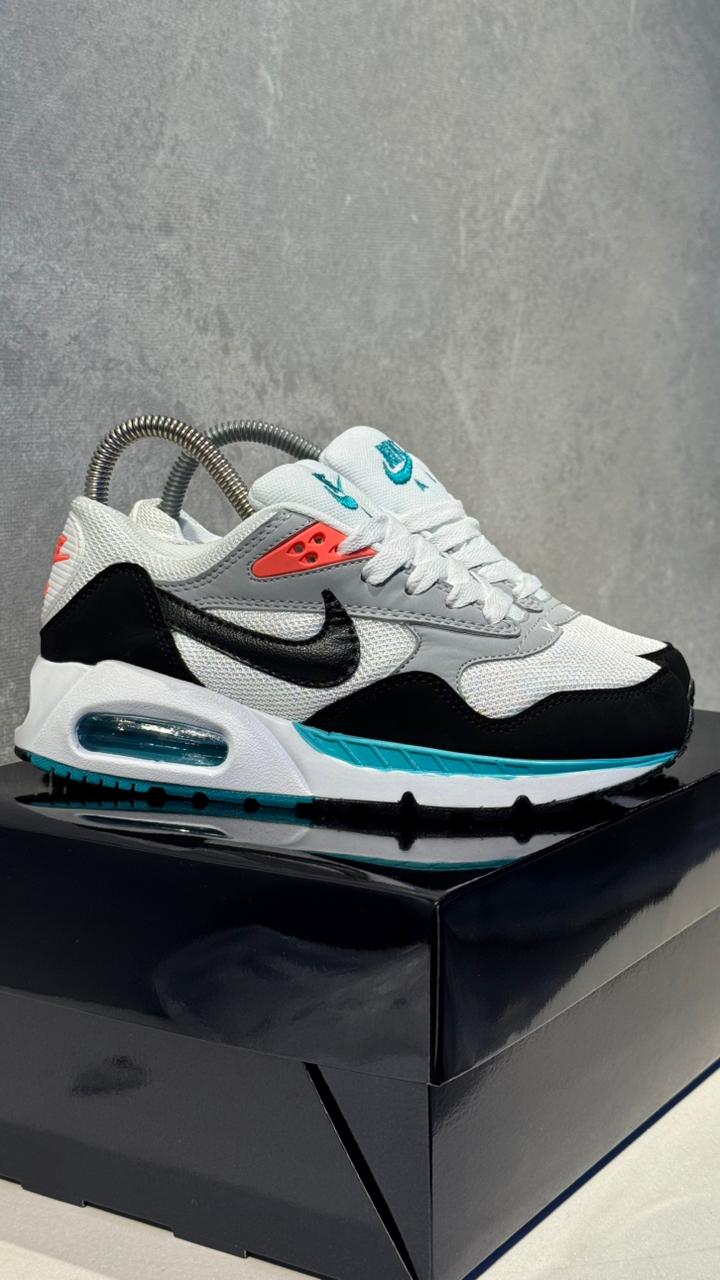 NIKE CORRALATE VERDE