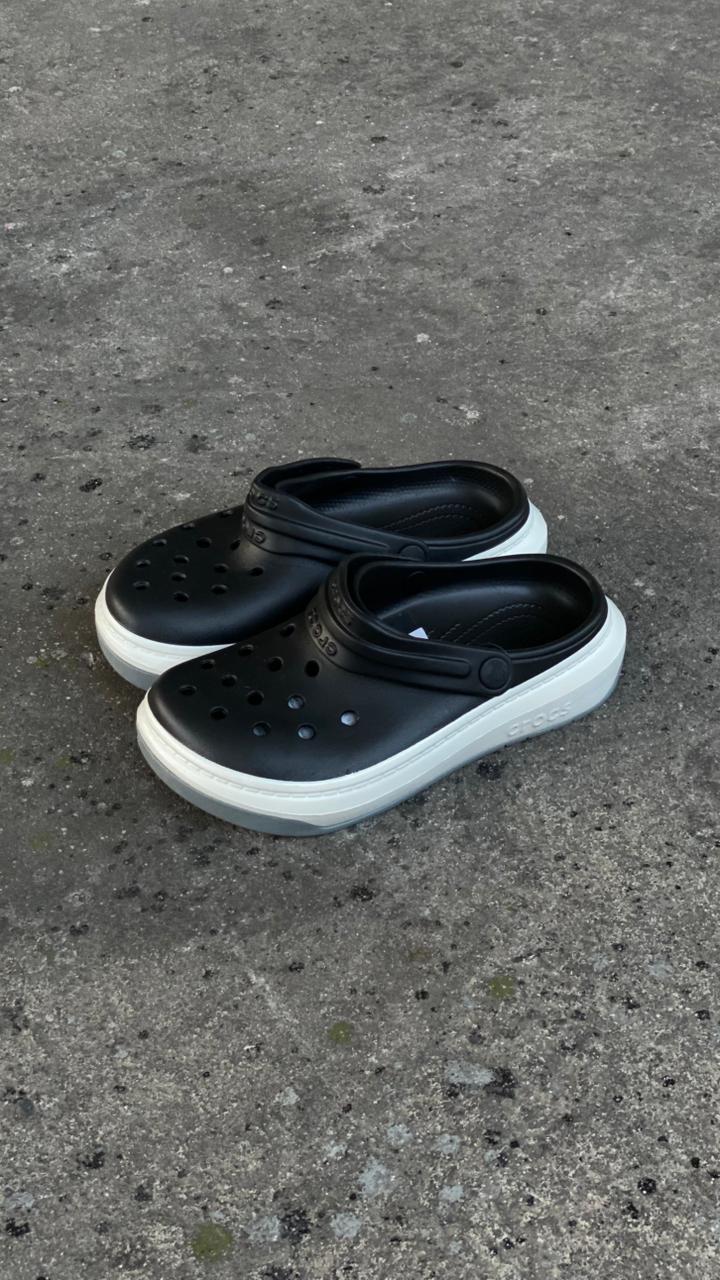 CROCS NEGRO BLANCO