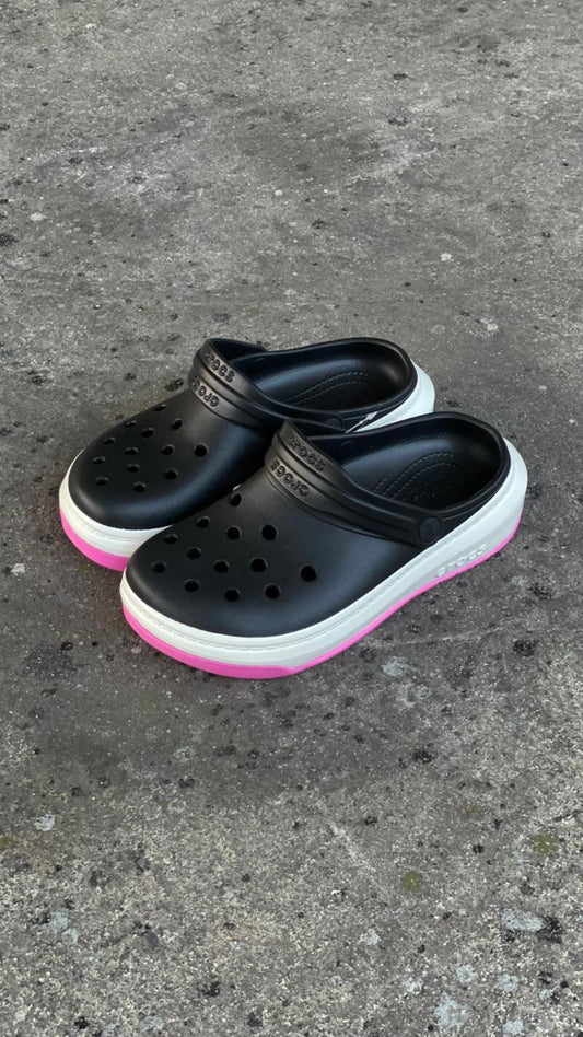 CROCS NEGRO BLANCO FUCSIA