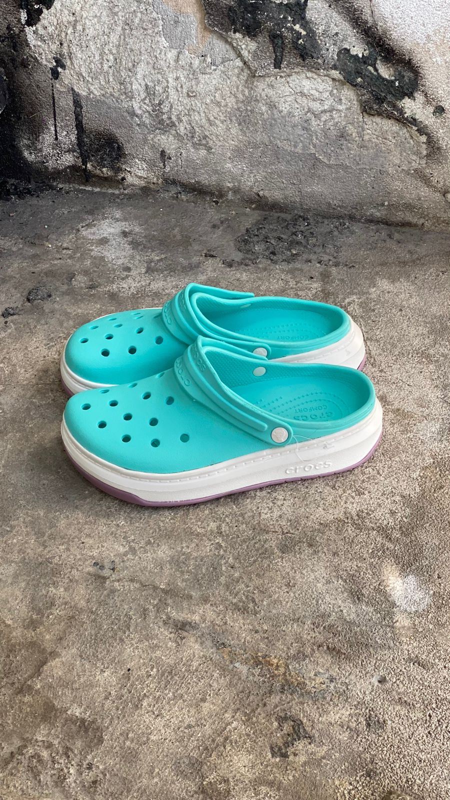 CROCS AZUL AGUA MARINA MORADO