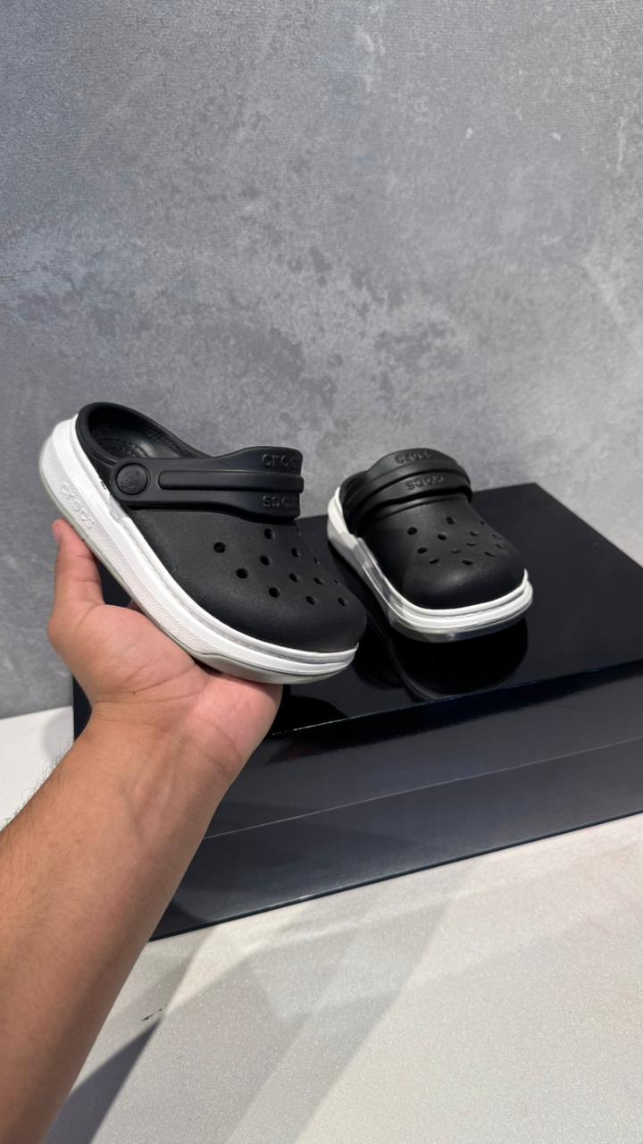 CROCS NIÑOS NEGRO BLANCO