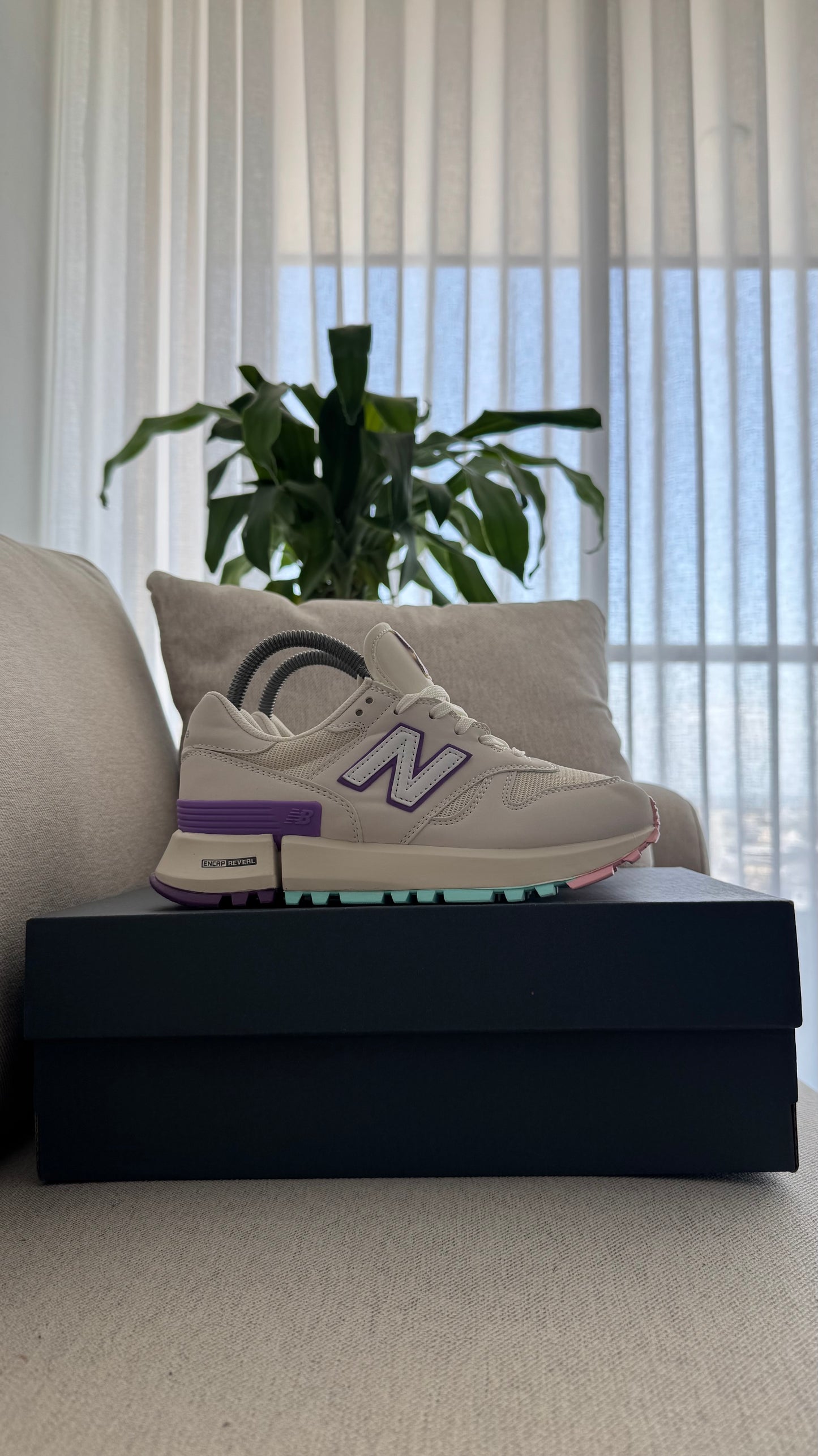 NEW BALANCE 1300 BLANCO MORADO