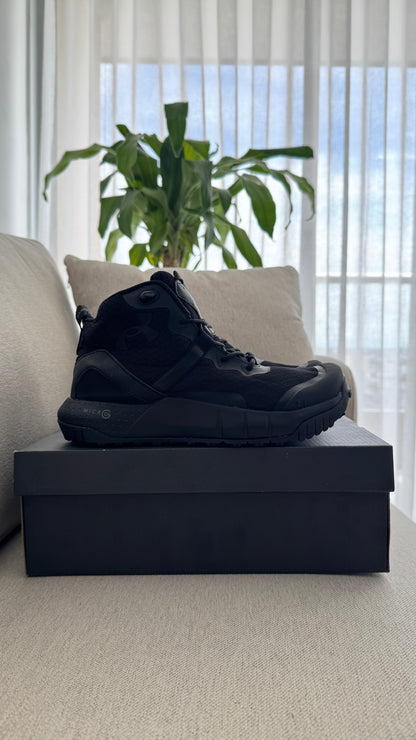 BOTA UNDER ARMOUR NEGRA CABALLERO